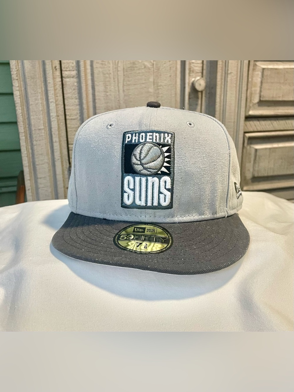 New Era 59 Fifty Phoenix Suns Hat - Lt Gray/Dk Gray -Sz 7 3/8 -Hardwood Classics